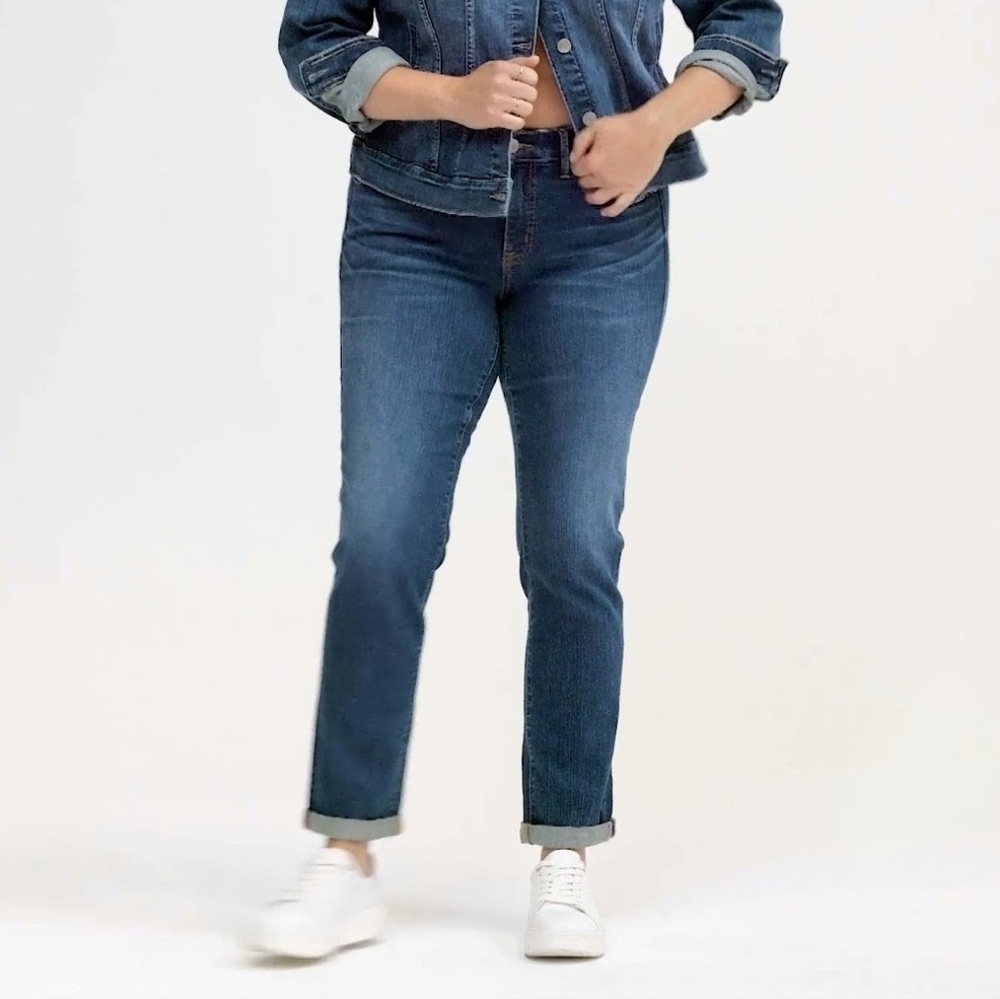 Torrid Perfect Ankle Boyfriend Mid-Rise Vintage Stretch Blue Denim Women's Sz 20